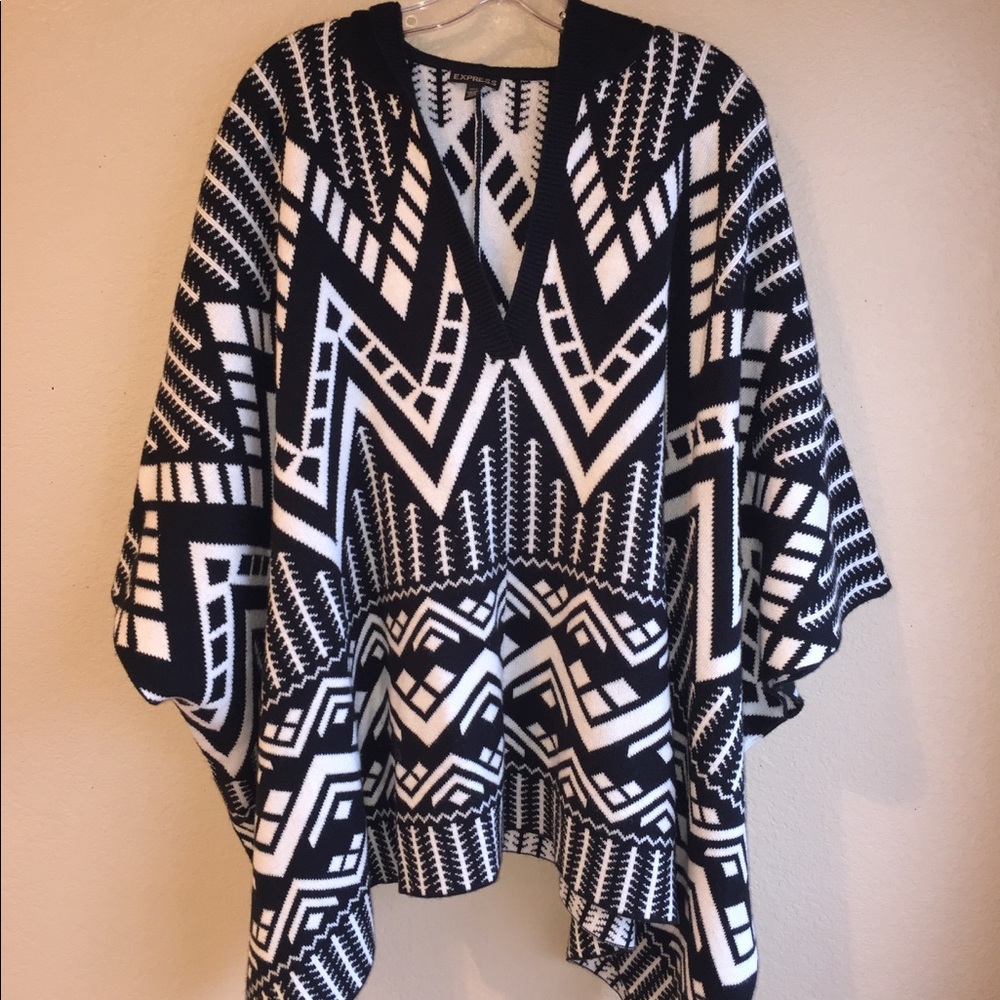 EUC Express Black & White Hooded Concho